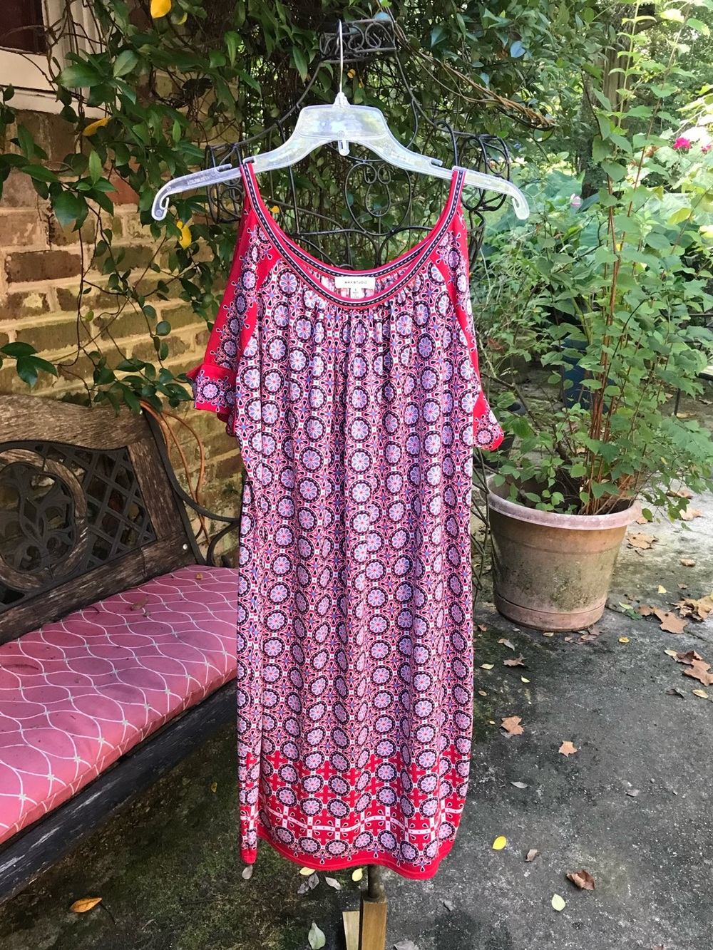 Max Studio- RED GEO PRINT DRESS- Size Small- EUC